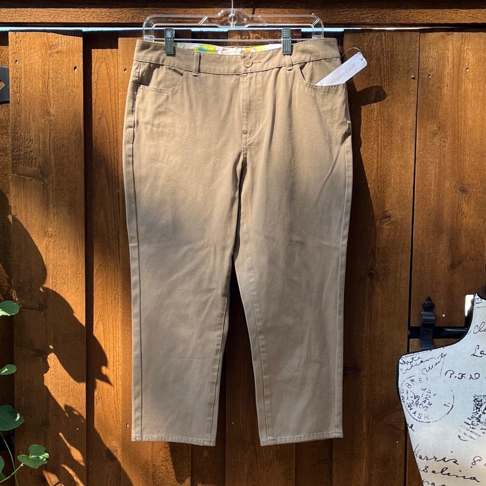 Coldwater Creek Women’s Cropped Flat Front Chino Khaki Pants Brown Size 8, NWT